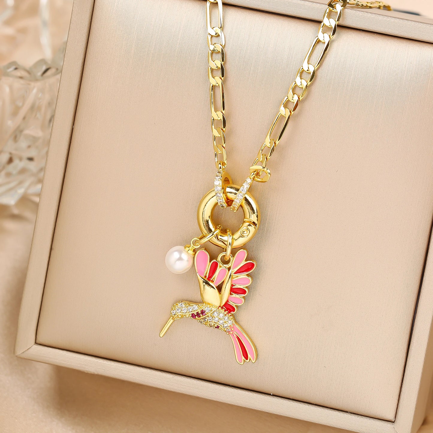 Hot Sale Gold Plated Animal Hip Hop Hummingbird Bird Pearl Pendant Necklace New Fashion Man Woman Casual Vacation Jewelry Gift