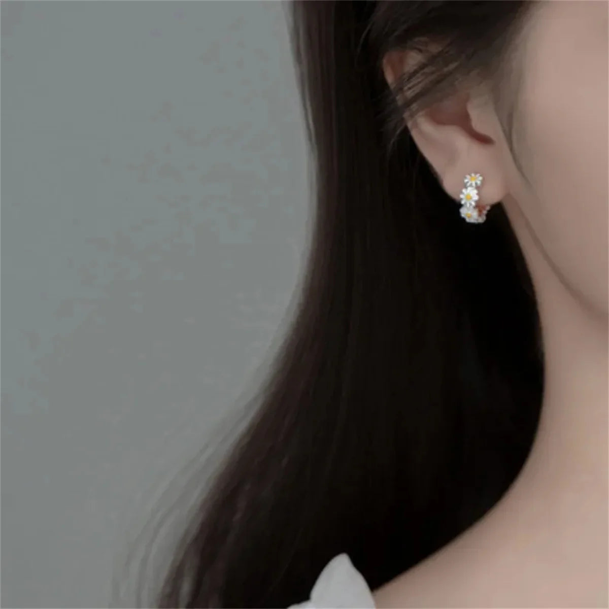 2/4Pcs Stainles Steel Sweet Flower Hoop Earrings For Women,New Fashion Round Ring For Wedding Party Temperament Ear Jewelry Gift