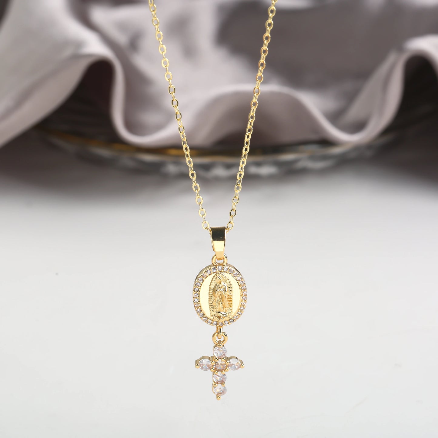 High Quality Bracelet Zirconia Virgin Mary Cross Pendant Necklace Classic for Woman Girl Party Religious Jewelry Accessories