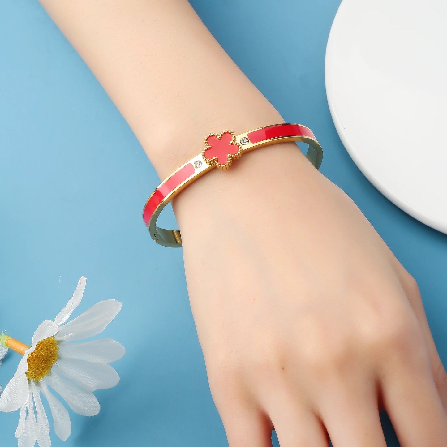 New Classic Oil Drip Stainless Steel Five Leaf Flower Open Bangle Luxury for Man Woman Daily Party Jewelry Couple Gift Clover