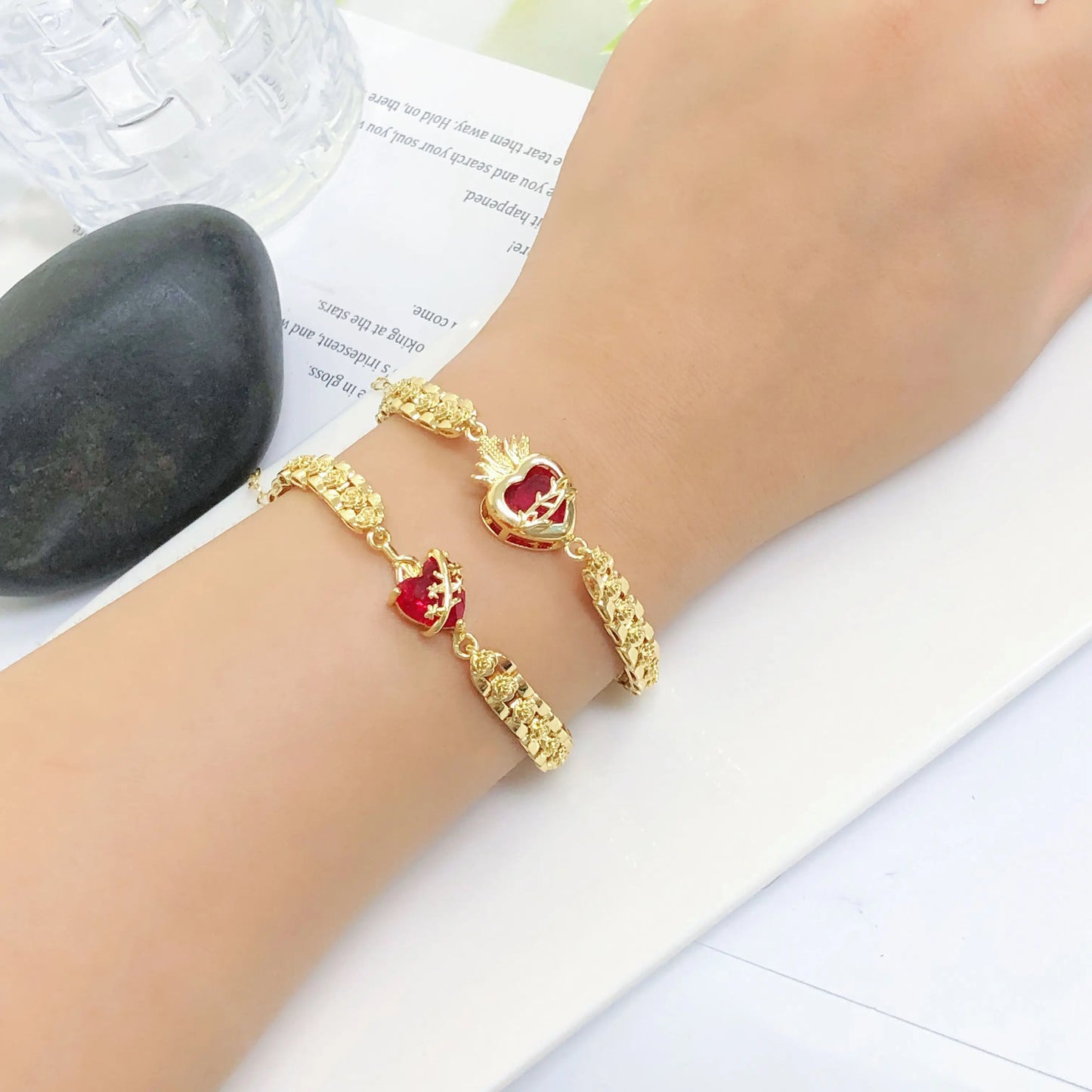 New Fashion Heart-Shaped Crystal Rose Flower Chain Gold-Plated Bracelet for Women Female New Trend Party Jewelry, Birthday Gift