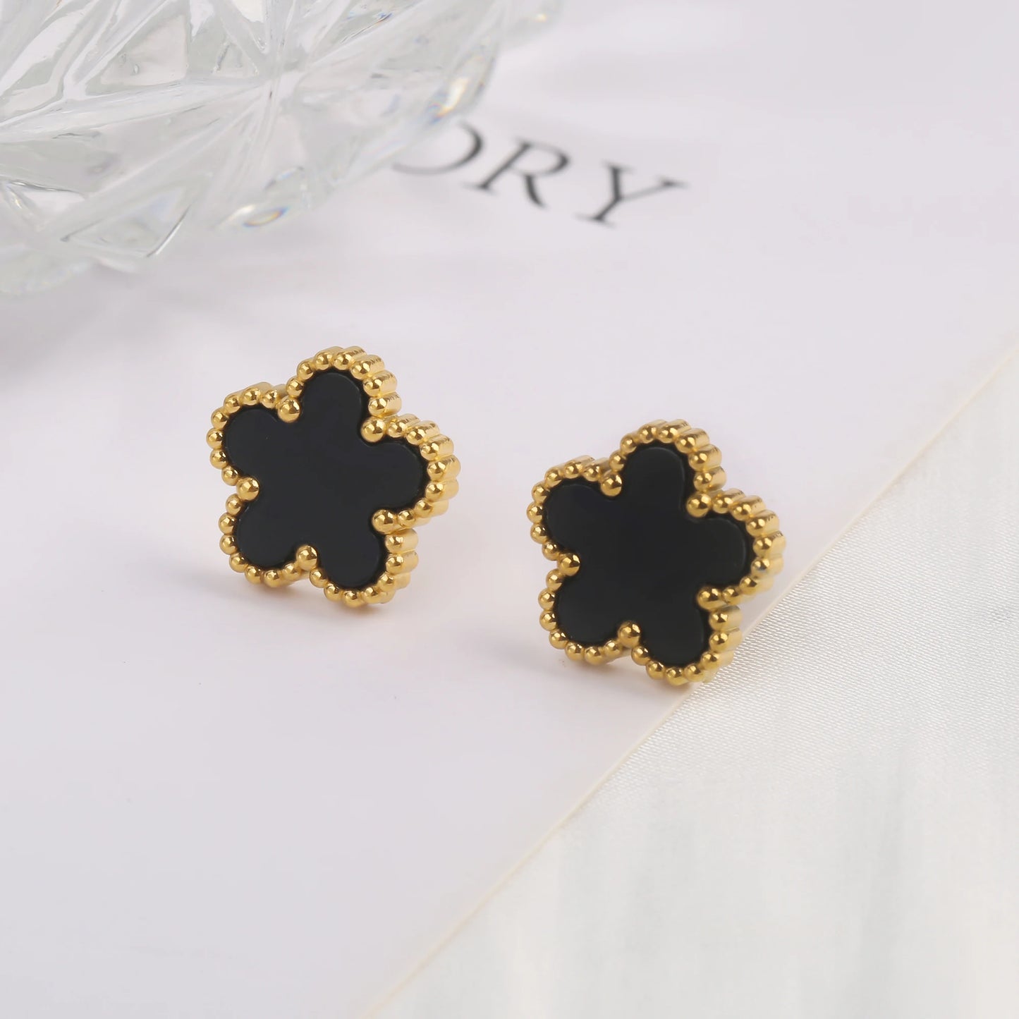 Trending Shell Flower Stainless Steel Five Leaf Flower Stud Earrings for Women Clover Ear Piercing Fashion Jewelry Party Gifts