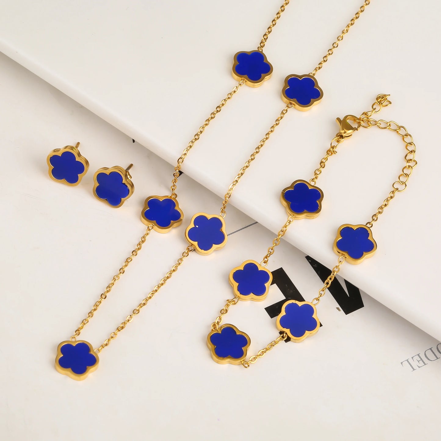 Hot Selling Stainless Steel Single Sided Pendant Necklace With Five Leaf Flower High-Quality Jewelry For Women's Clover