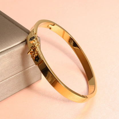 Luxury Gold Color Staiess Steel Lucky Flower Cuff Bangles Women Girls Wedding Party Charm Bangles Jewelry Gift
