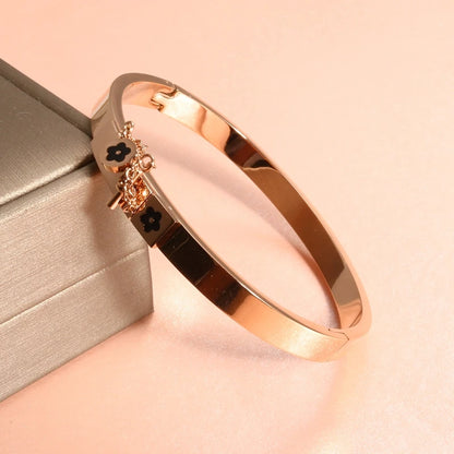 Luxury Gold Color Staiess Steel Lucky Flower Cuff Bangles Women Girls Wedding Party Charm Bangles Jewelry Gift