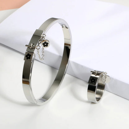 Luxury Gold Color Staiess Steel Lucky Flower Cuff Bangles Women Girls Wedding Party Charm Bangles Jewelry Gift