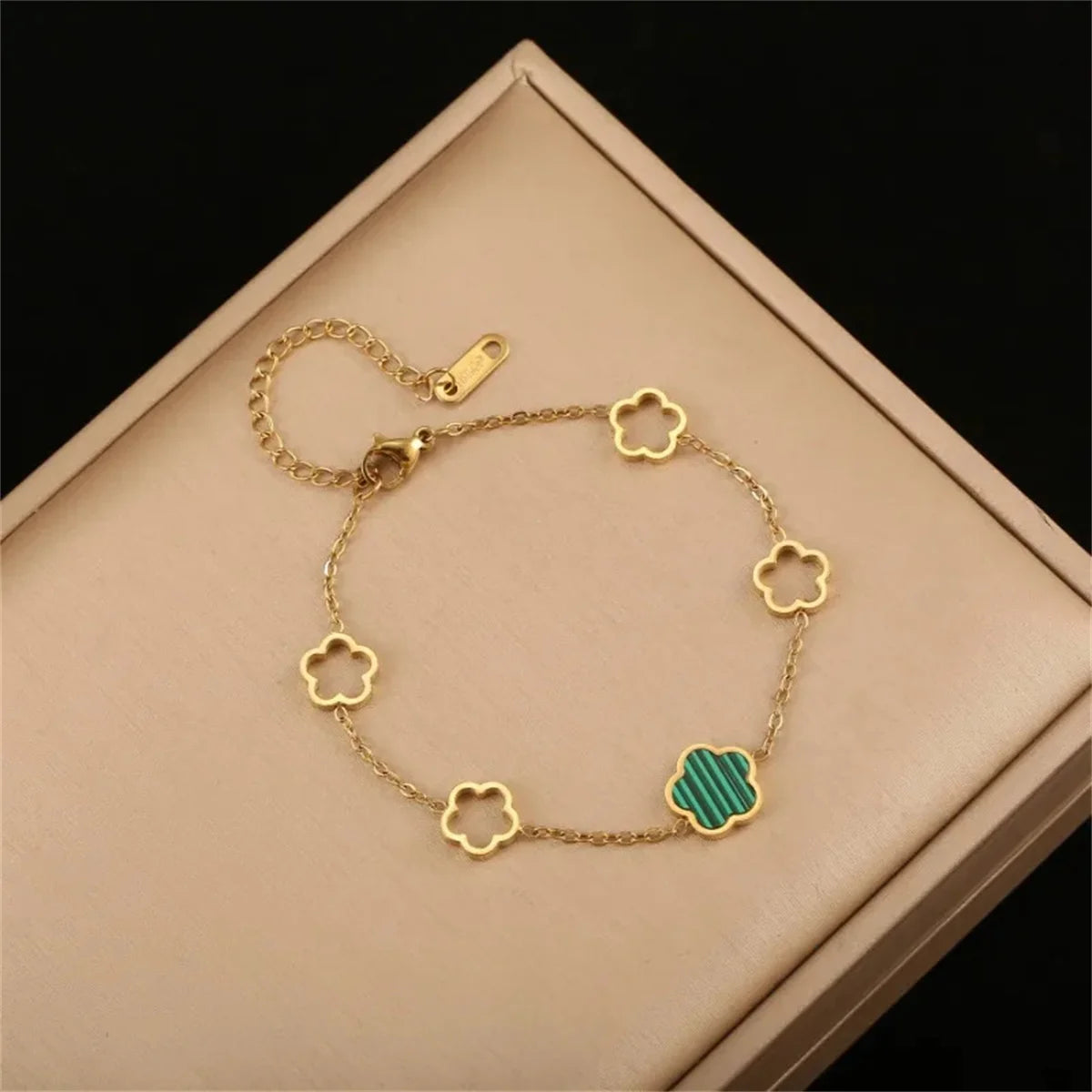 1Pc Trendy Stainless Steel White Black Green Shell Flower Charm Bracelets For Women Girl,Novelty Chain Bracelet Jewelry