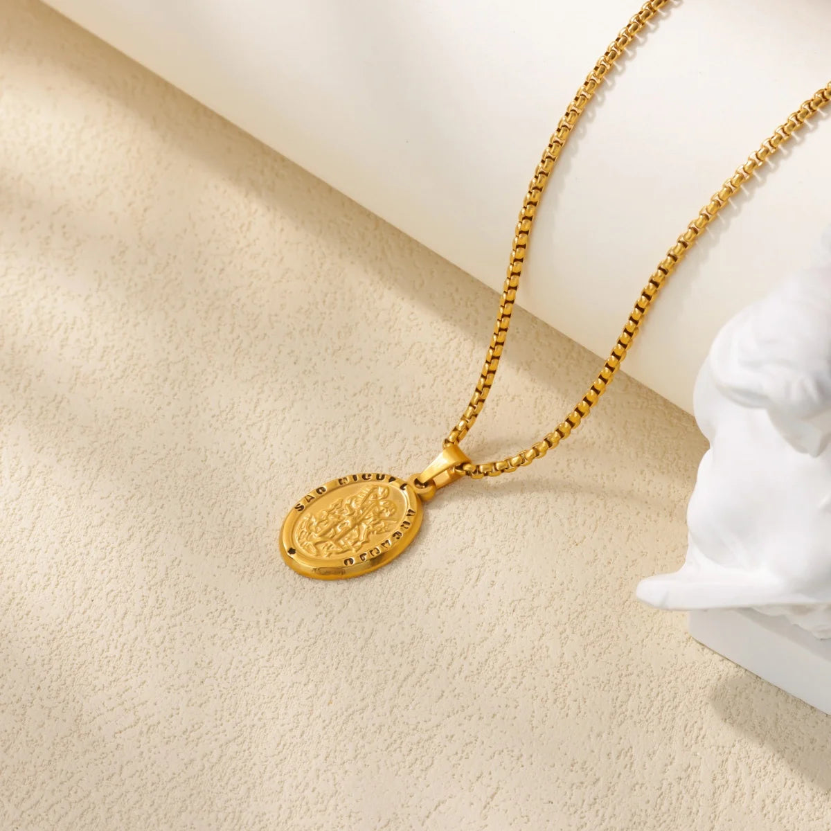 Free Shipping Vintage Oval Pendant Necklaces For Women Stainless Steel Chain Collar Necklace 2025 New Summer Beach Jewelry