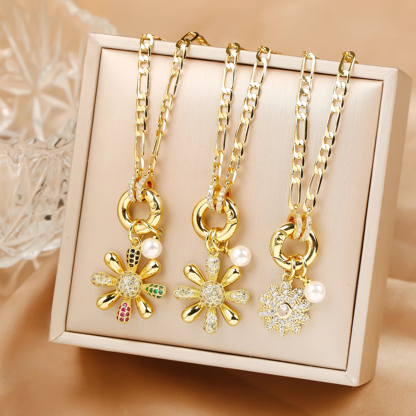 New Arrival Luxury Botanical Flower Sunflower Zirconia Pendant Necklace Glamorous for Woman Girl New Trend Neck Jewelry Gift