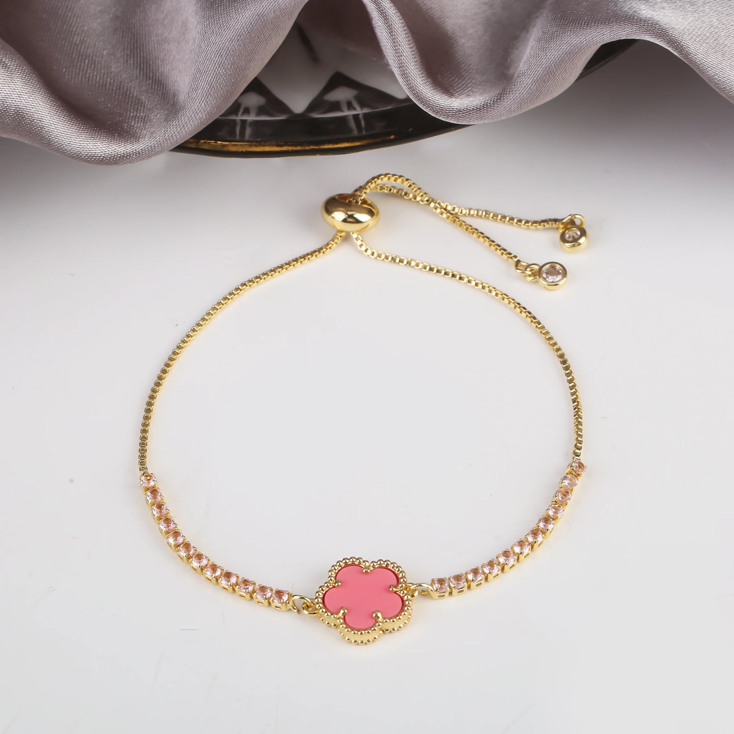 INS Hot Selling Lucky simple Five Leaves Flower Bracelet Shiny Zircon Adjustable Bracelet Classic for Women Party Jewelry Gift