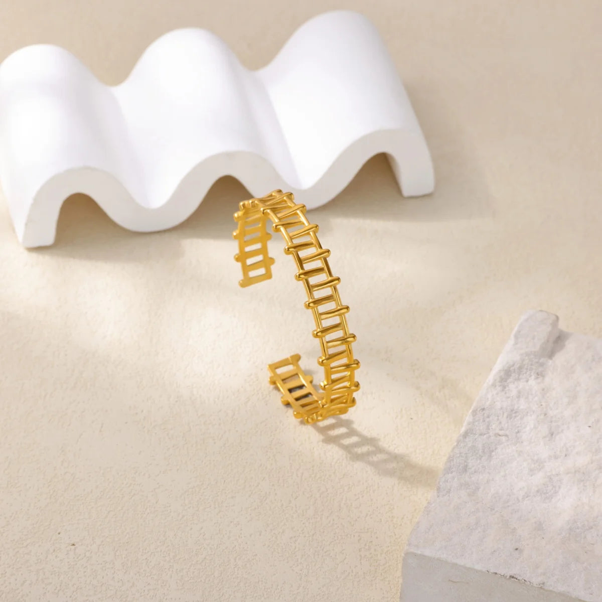 Free Shipping Classic Texture Geometric Open Bangle Bracelet For Women Stainless Steel Gold Color Exquisite Bracelet Jewelry