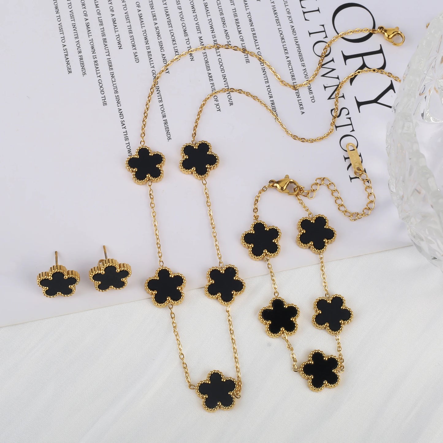 Simple Stainless Steel Laser Plum Blossom Five Leaf Flower Bracelet Necklace Earrings Jewelry Set Women's Party Jewelry Clover