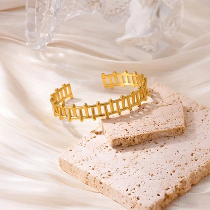 Free Shipping Classic Texture Geometric Open Bangle Bracelet For Women Stainless Steel Gold Color Exquisite Bracelet Jewelry