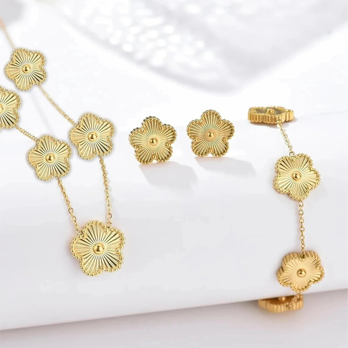 Simple Stainless Steel Laser Plum Blossom Five Leaf Flower Bracelet Necklace Earrings Jewelry Set Women's Party Jewelry Clover