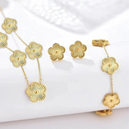 Simple Stainless Steel Laser Plum Blossom Five Leaf Flower Bracelet Necklace Earrings Jewelry Set Women's Party Jewelry Clover