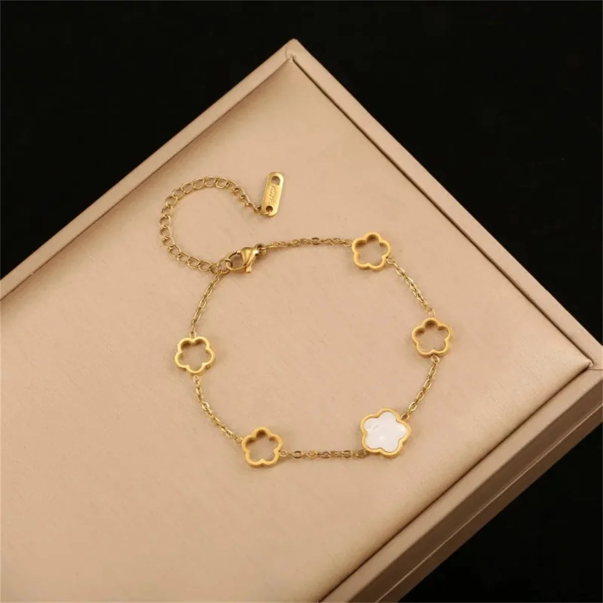 1Pc Trendy Stainless Steel White Black Green Shell Flower Charm Bracelets For Women Girl,Novelty Chain Bracelet Jewelry