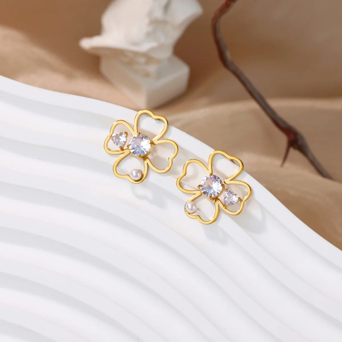 Free Shipping Vintage Four Leaf Clover Drop Stud Earring For Women Stainless Steel Piercing Earring Fashion Wedding Jewelry